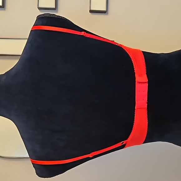 GapBody Lace Bra - Picture 3 of 7